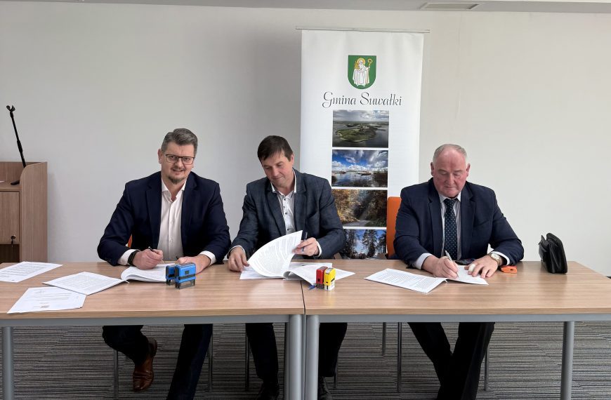 Podpisanie umowy na budowę budynku mieszkalnego w Gminie Suwałki