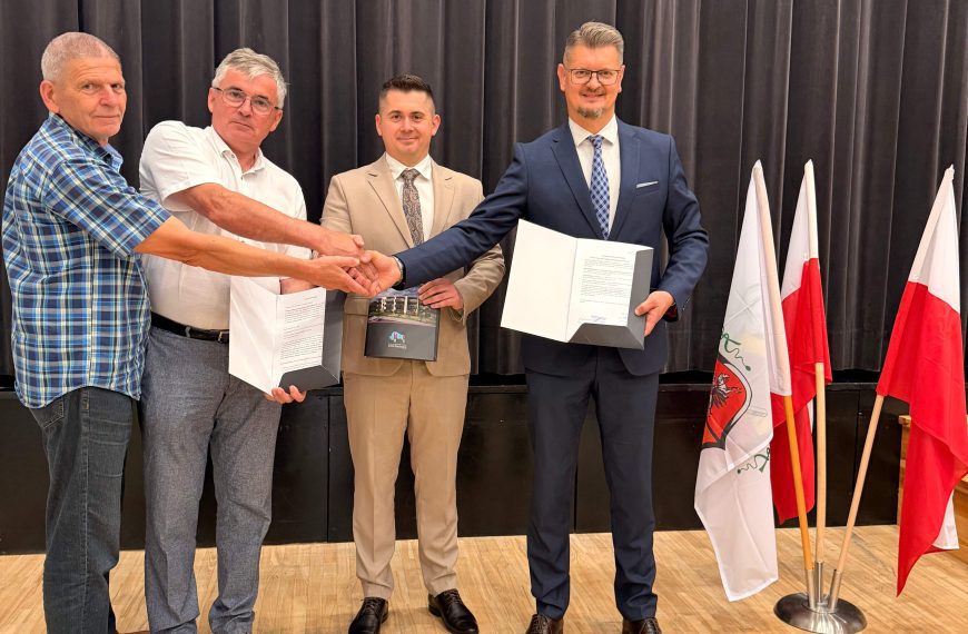Podpisanie umowy na budowę budynku mieszkalnego w Drohiczynie