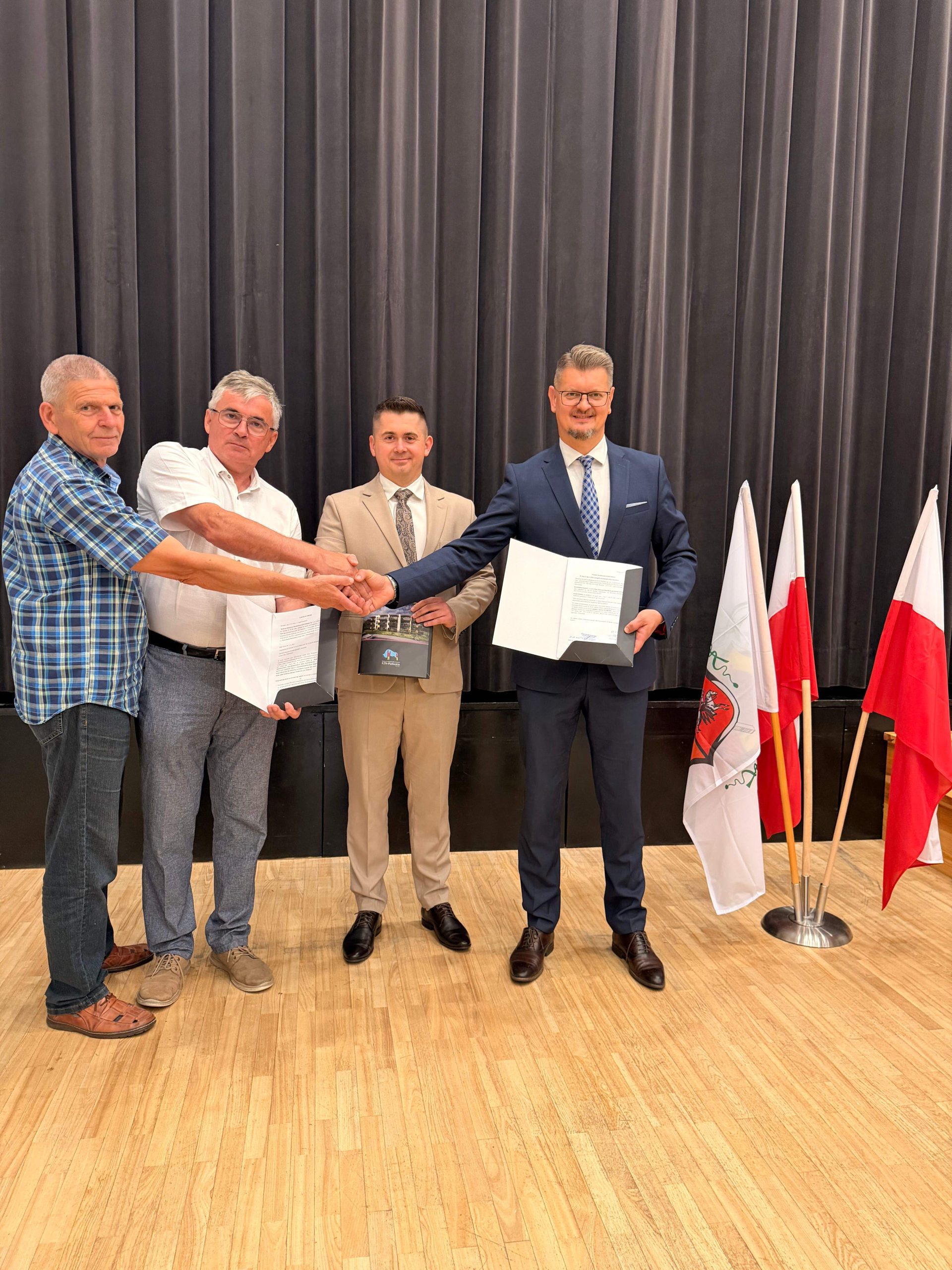Podpisanie umowy na budowę budynku mieszkalnego w Drohiczynie